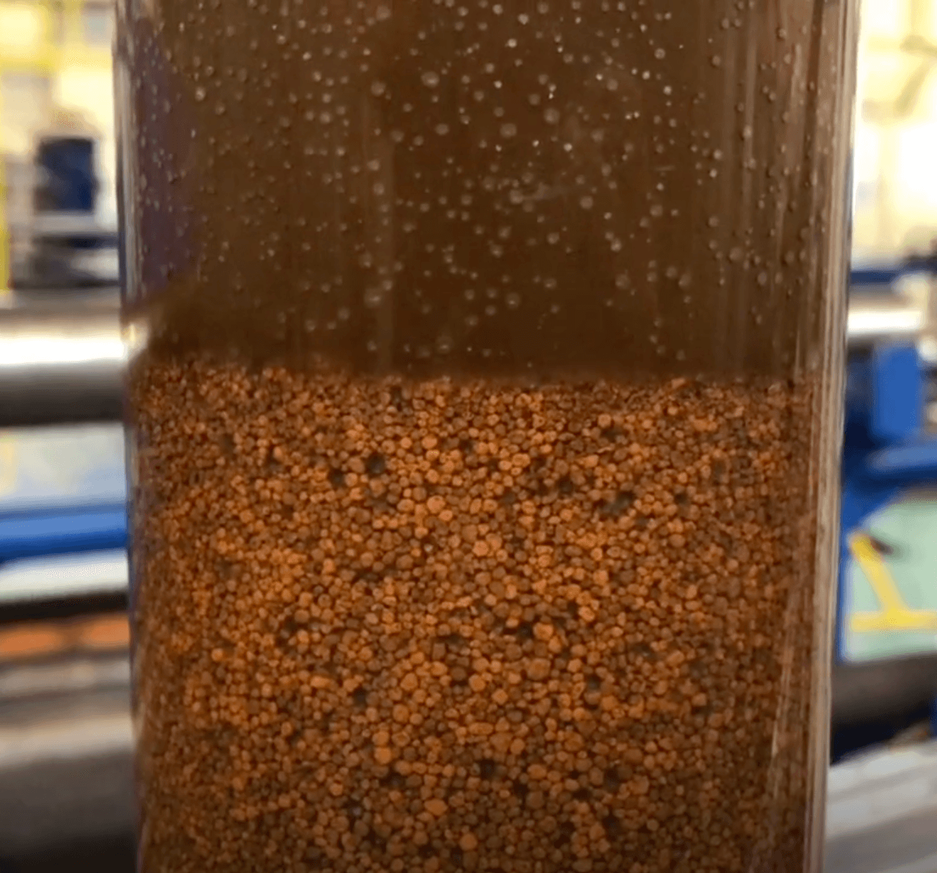 Coalescence of oil droplets on the surface of CoaleXpert media
